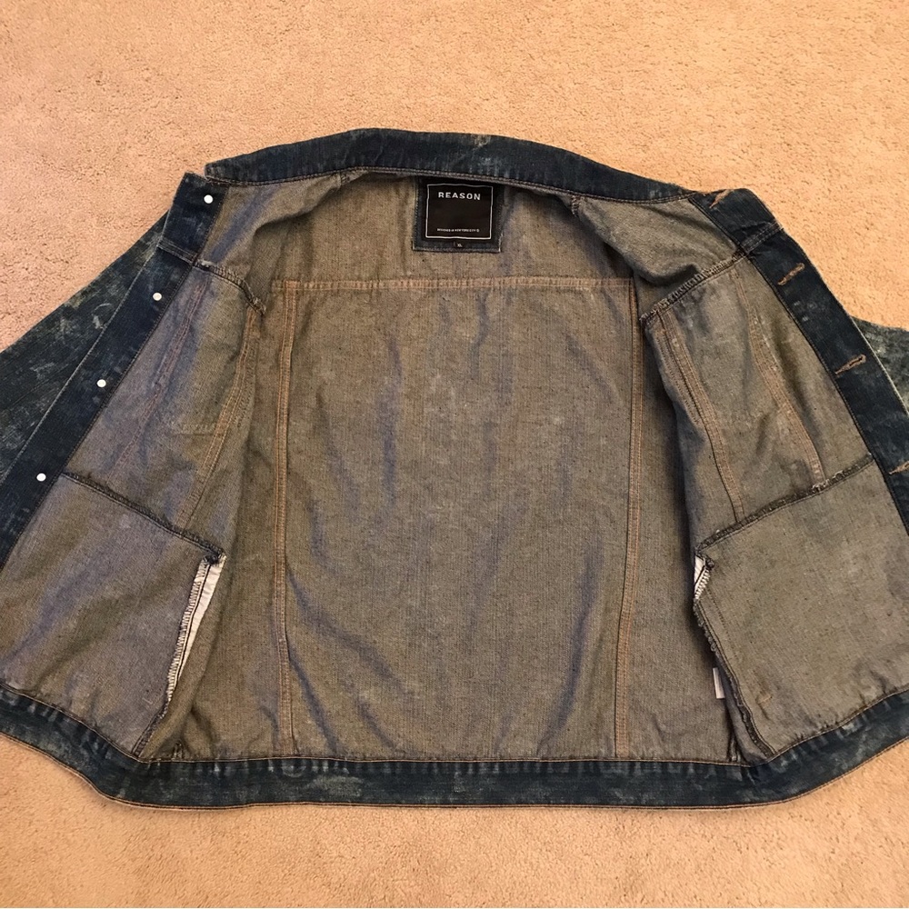 Reason Denim Trucker Jacket Size XL Blue Distressed Acid Wash Outerwear Cotton - Picture 5 of 11